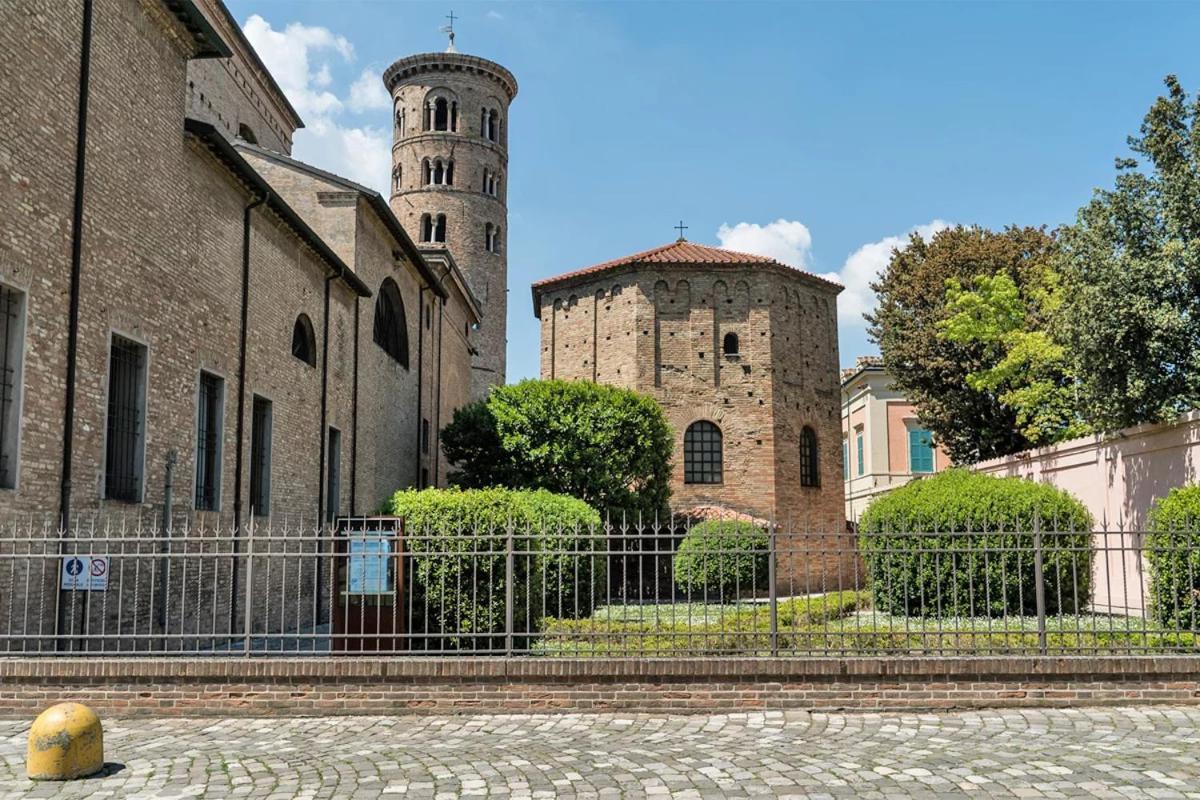 Duomo - City Center Appartamento Elegante Con Suite Ravenna Exteriör bild